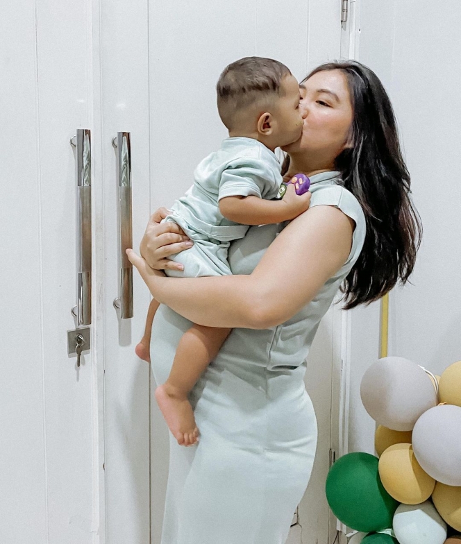 8 Potret Baby Bump Tiara Pangestika Istri Arie Muhammad yang Dikabarkan Akan Segera Melahirkan