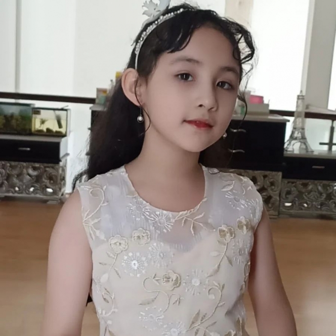 Makin Mirip Mamanya, Ini Potret Terbaru Lakeisha Anak Sulung Arumi Bachsin yang Genap Berusia 8 Tahun