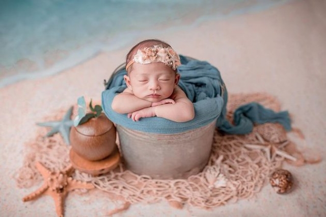Terlalu Cekci Sampai Gak Boleh Diupload Oleh Ayahnya, Ini Photoshoot Baby Moana Anak Ria Ricis jadi Mermaid Syariah